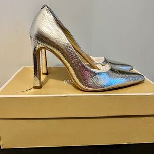 NIB MICHAEL Michael Kors Amara Metallic Snake Embossed Leather Pump